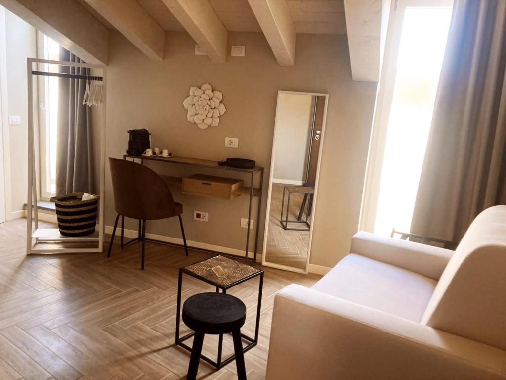 Gatto Bianco Rooms 42 Bergamo Bagian luar foto